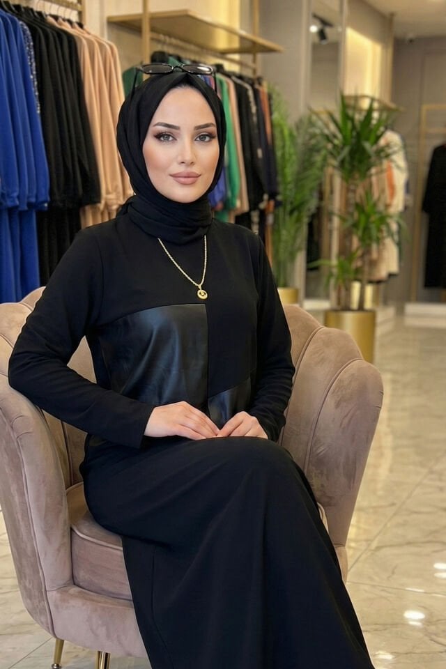 Kadın Siyah Kristal Pamuklu Kumaş Deri Detaylı Genç Anne Boydan Tesettür Elbise Siyah - 42