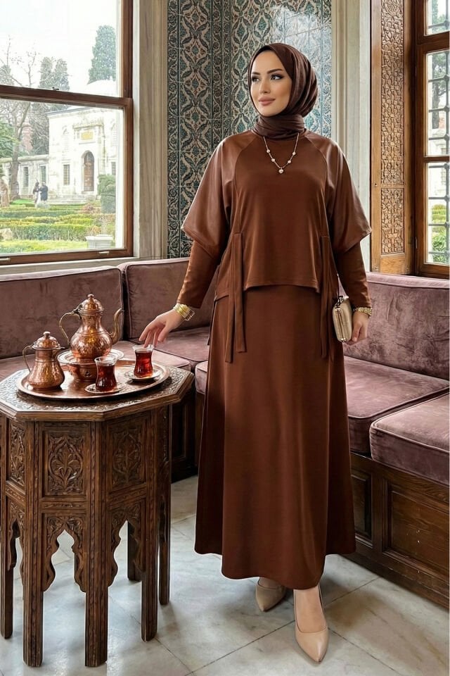 Kadın Kristal Siyah Pamuklu Kumaş Deri Detaylı Pelerinli Genç Anne Boydan Tesettür Elbise Kahverengi - 44